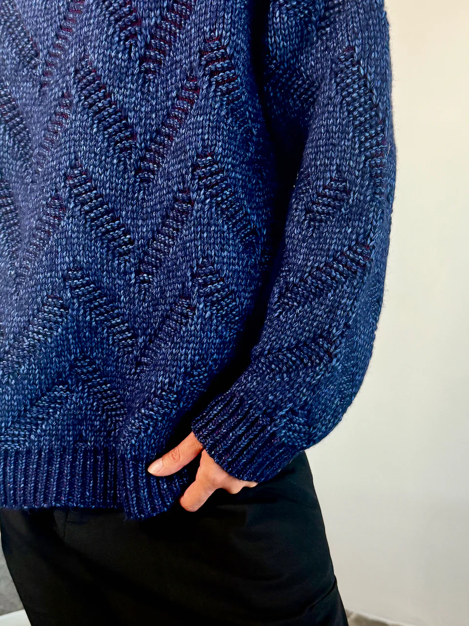 Henrik Vibskov Flat Knitted Crewneck Flat Navy - Image 11