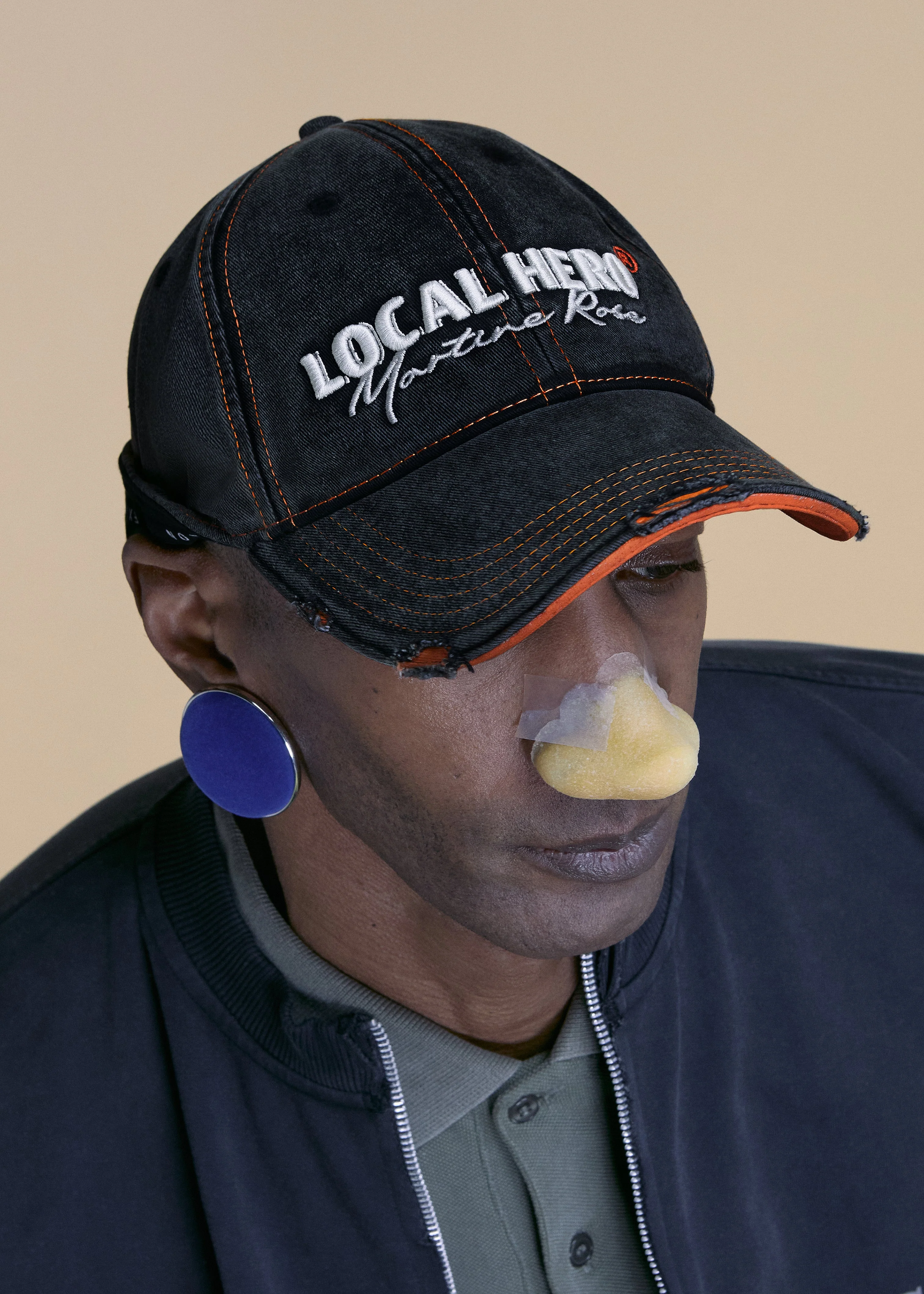 MARTINE ROSE ROLL BACK CAP in BLACK ORANGE - Image 2